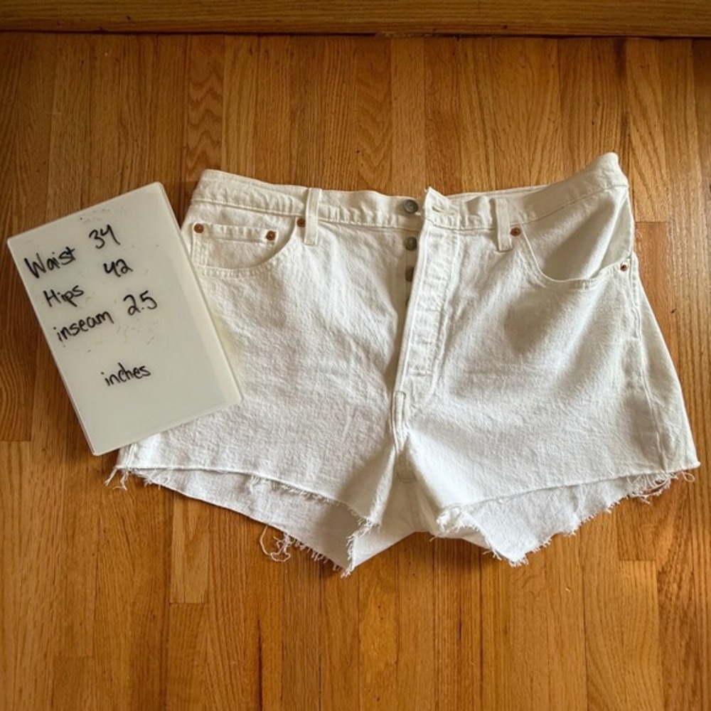 Levis 501 High Rise White Denim Shorts Raw Hem Button Fly Womens Size 34 XL‎ 1X